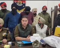 ਸਕੇ ਭਰਾ ਨਿਕਲੇ ਸ਼ਾਤਿਰ! CBI 'ਤੇ ਨਕਲੀ ਪੁਲਿਸ ਮੁਲਾਜ਼ਮ ਬਣ ਲੋਕਾਂ ਨੂੰ ਸੀ ਠੱਗਦੇ , ਪੁਲਿਸ ਨੇ ਦੋਵਾਂ ਨੂੰ ਕਾਬੂ ਕਰ ਕੀਤੇ ਖੁਲਾਸੇ 