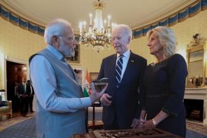 PM ਮੋਦੀ ਨੇ Joe Biden ਦੀ Wife ਨੂੰ ਦਿੱਤਾ ਸਭ ਤੋਂ ਮਹਿੰਗਾ ਹੀਰਾ.. ! ਕੀਮਤ ਸੁਣ ਕੇ ਉੱਡ ਜਾਣਗੇ ਹੋਸ਼ …