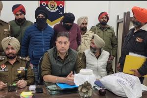 ਸਕੇ ਭਰਾ ਨਿਕਲੇ ਸ਼ਾਤਿਰ! CBI 'ਤੇ ਨਕਲੀ ਪੁਲਿਸ ਮੁਲਾਜ਼ਮ ਬਣ ਲੋਕਾਂ ਨੂੰ ਸੀ ਠੱਗਦੇ , ਪੁਲਿਸ ਨੇ ਦੋਵਾਂ ਨੂੰ ਕਾਬੂ ਕਰ ਕੀਤੇ ਖੁਲਾਸੇ 