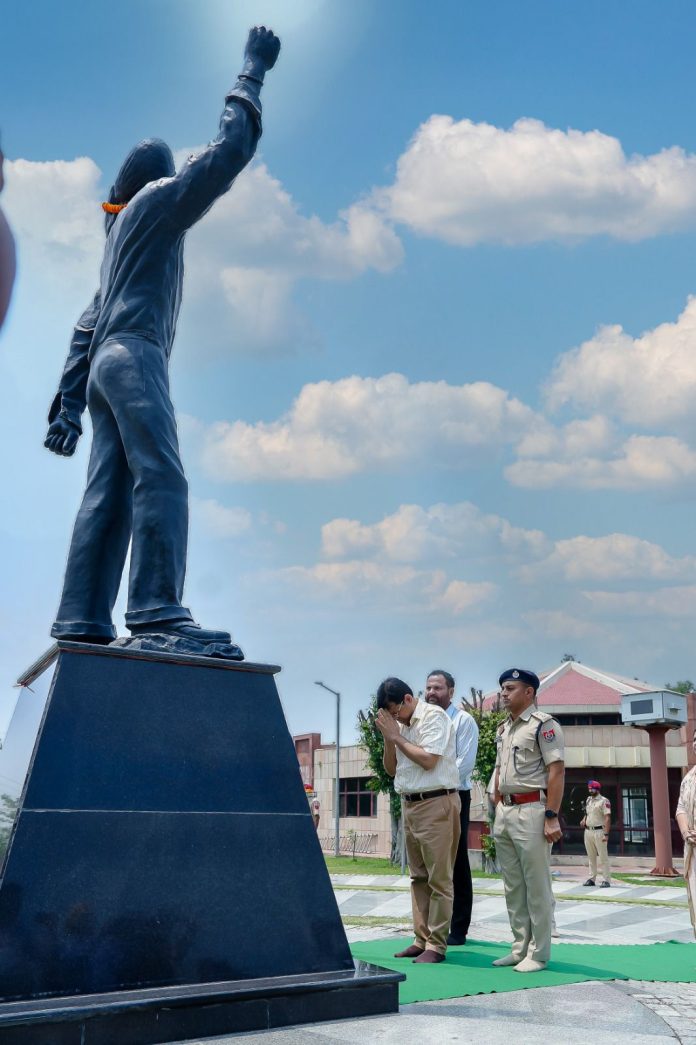 Shaheed-e-Aazam Bhagat Singh