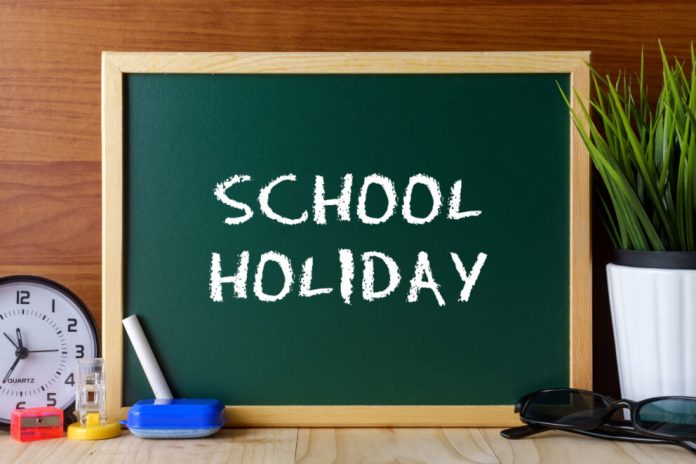 Announcement of holidays in schools